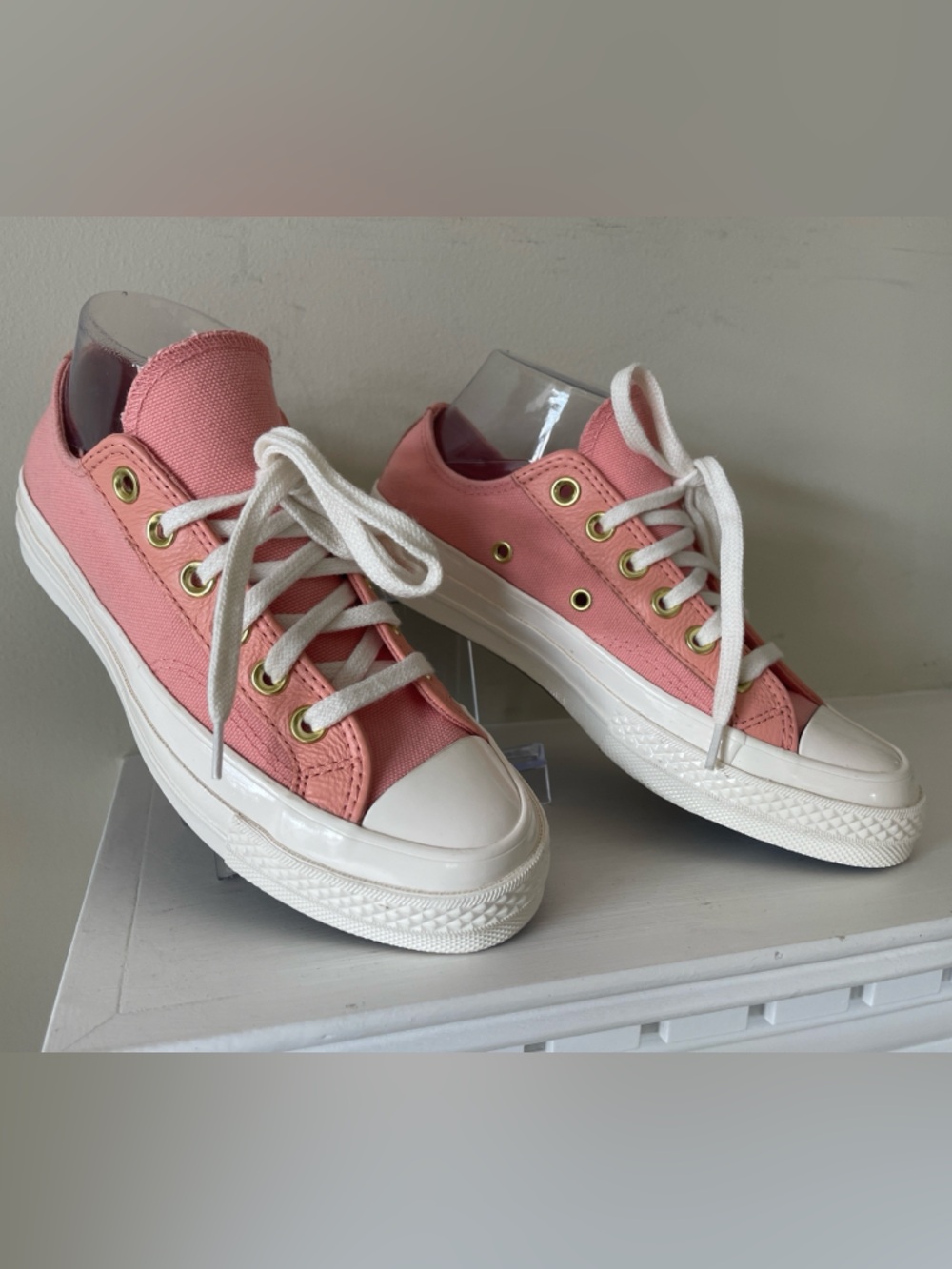 Converse Pink Canvas Low-Top Sneakers with White Soles NWOT SIZE W6.5, M 4.5 - Picture 2 of 8